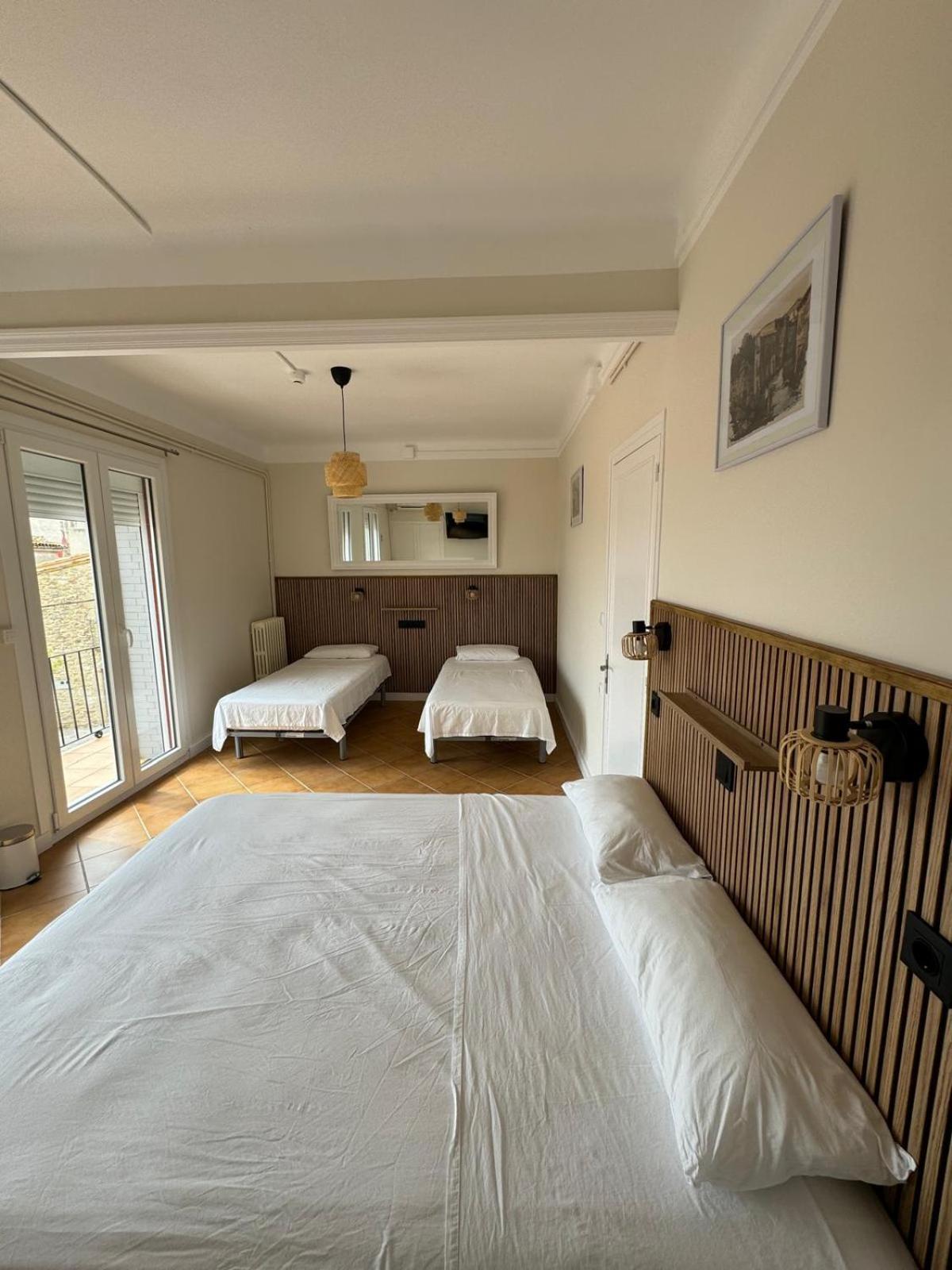 Hostal Restaurant Casa Comaulis La Vajol Екстериор снимка