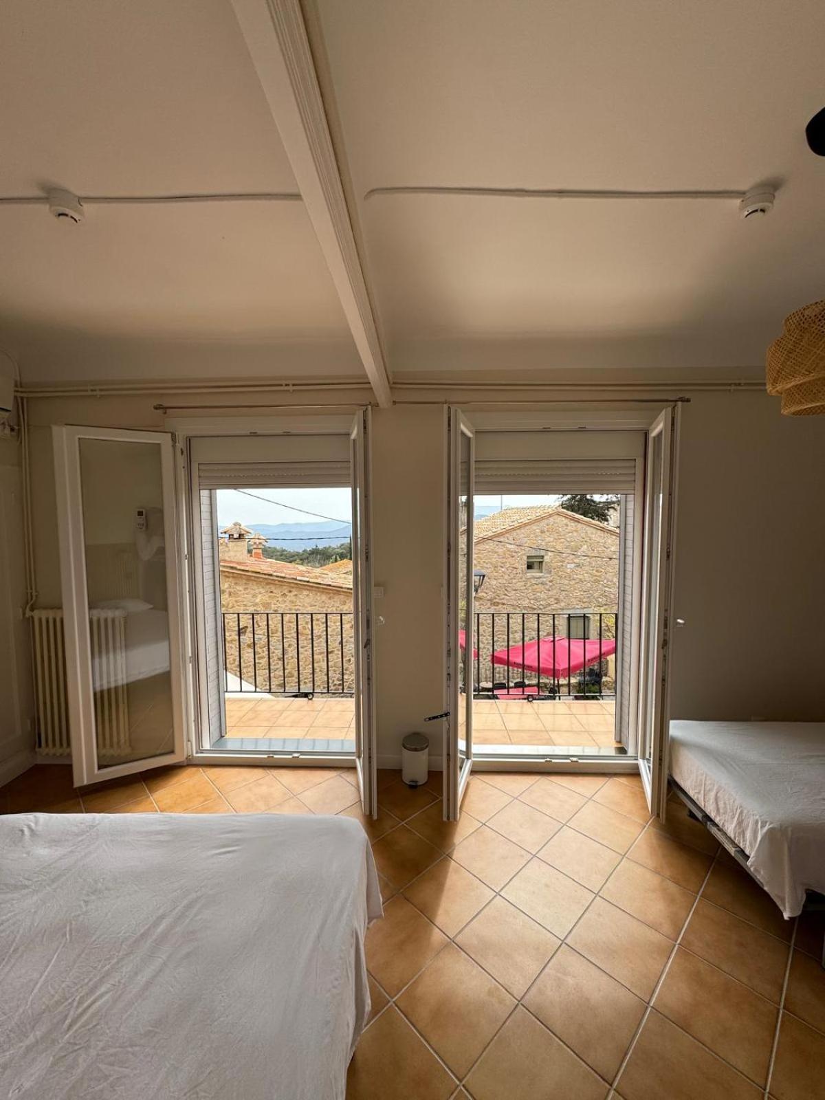 Hostal Restaurant Casa Comaulis La Vajol Екстериор снимка