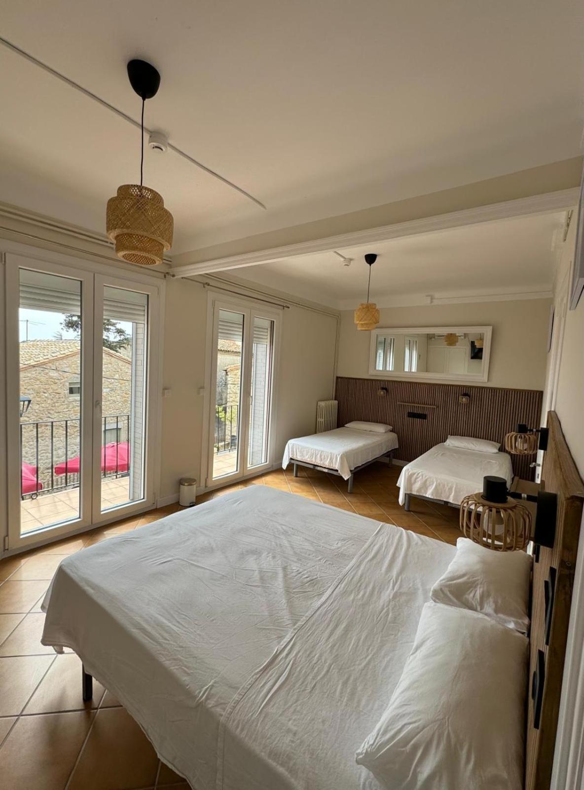 Hostal Restaurant Casa Comaulis La Vajol Екстериор снимка