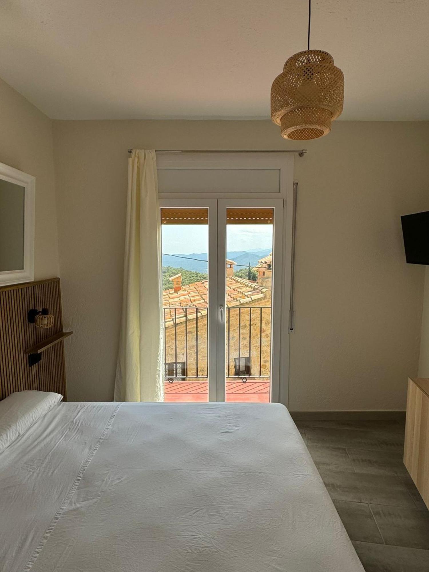 Hostal Restaurant Casa Comaulis La Vajol Екстериор снимка